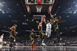 海港再次由 海港再次由