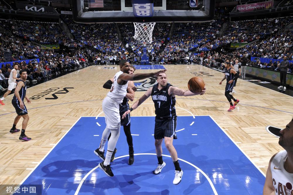 海港再次由 海港再次由